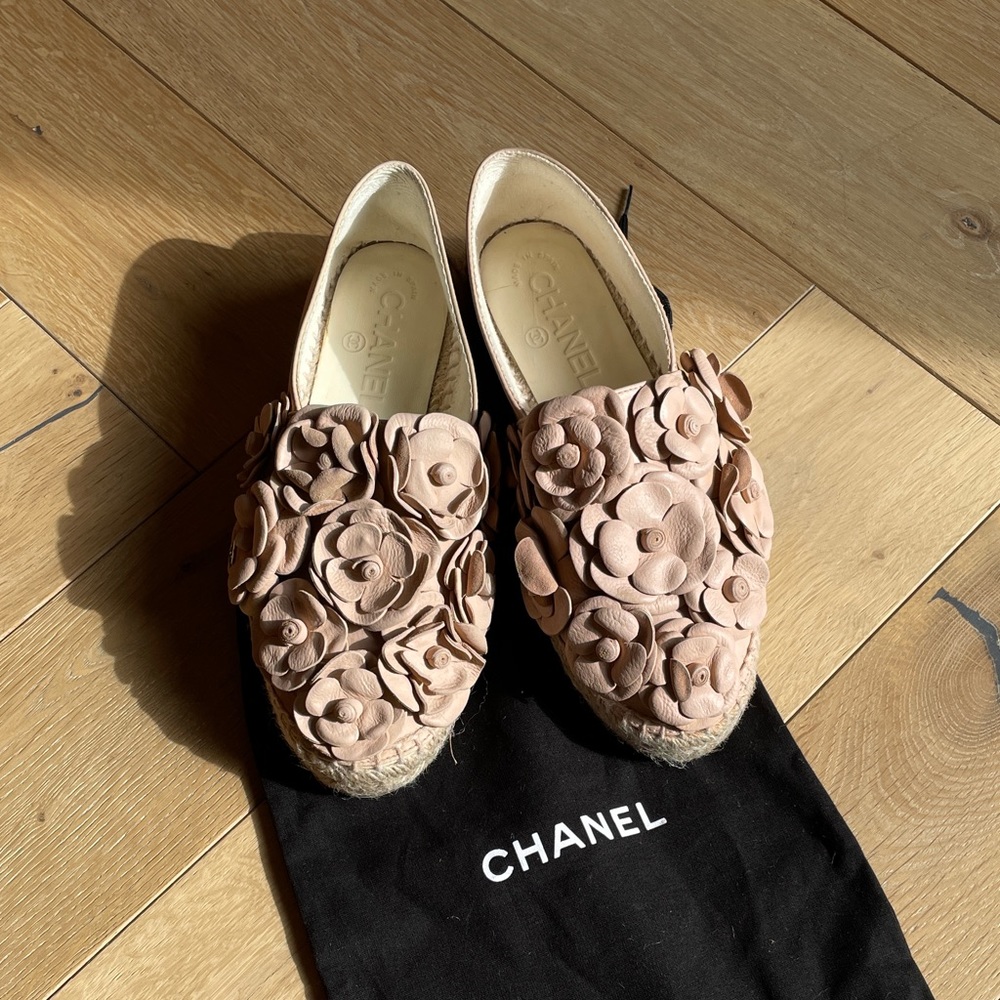 Chanel - Picture 2 of 5